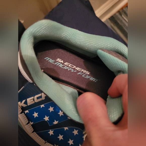 LAST CHANCE 👉🏻👉🏻 Sketchers Grace Sneakers - Picture 3 of 6